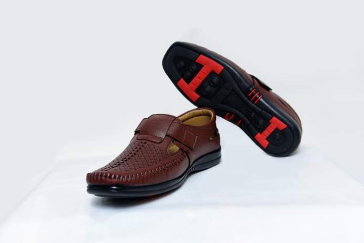 Men Don Carlos Exquisite Sandels. 565 Article